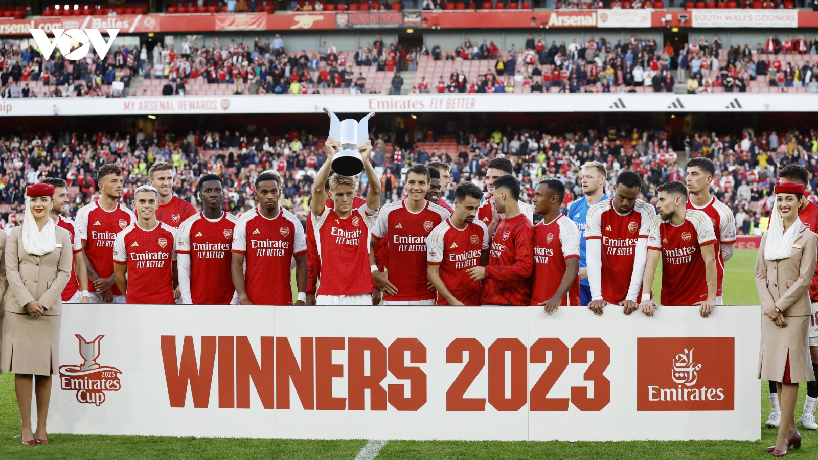 Thắng Monaco sau loạt sút luân lưu, Arsenal vô địch Emirates Cup
