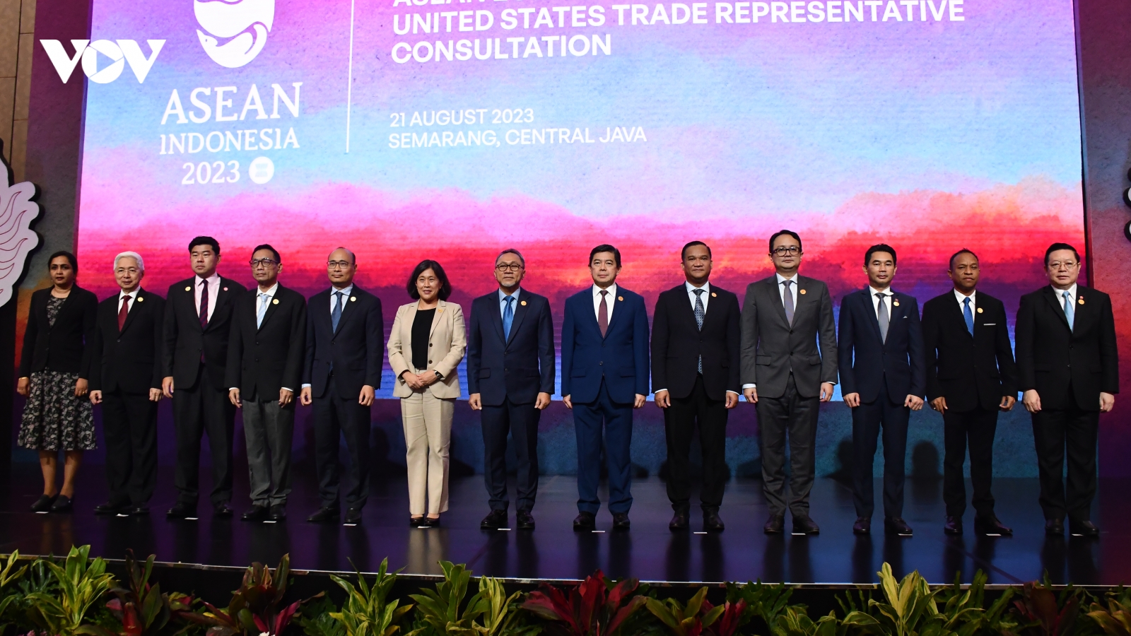 ASEAN và các đối tác thông qua nhiều văn kiện thúc đẩy hợp tác kinh tế