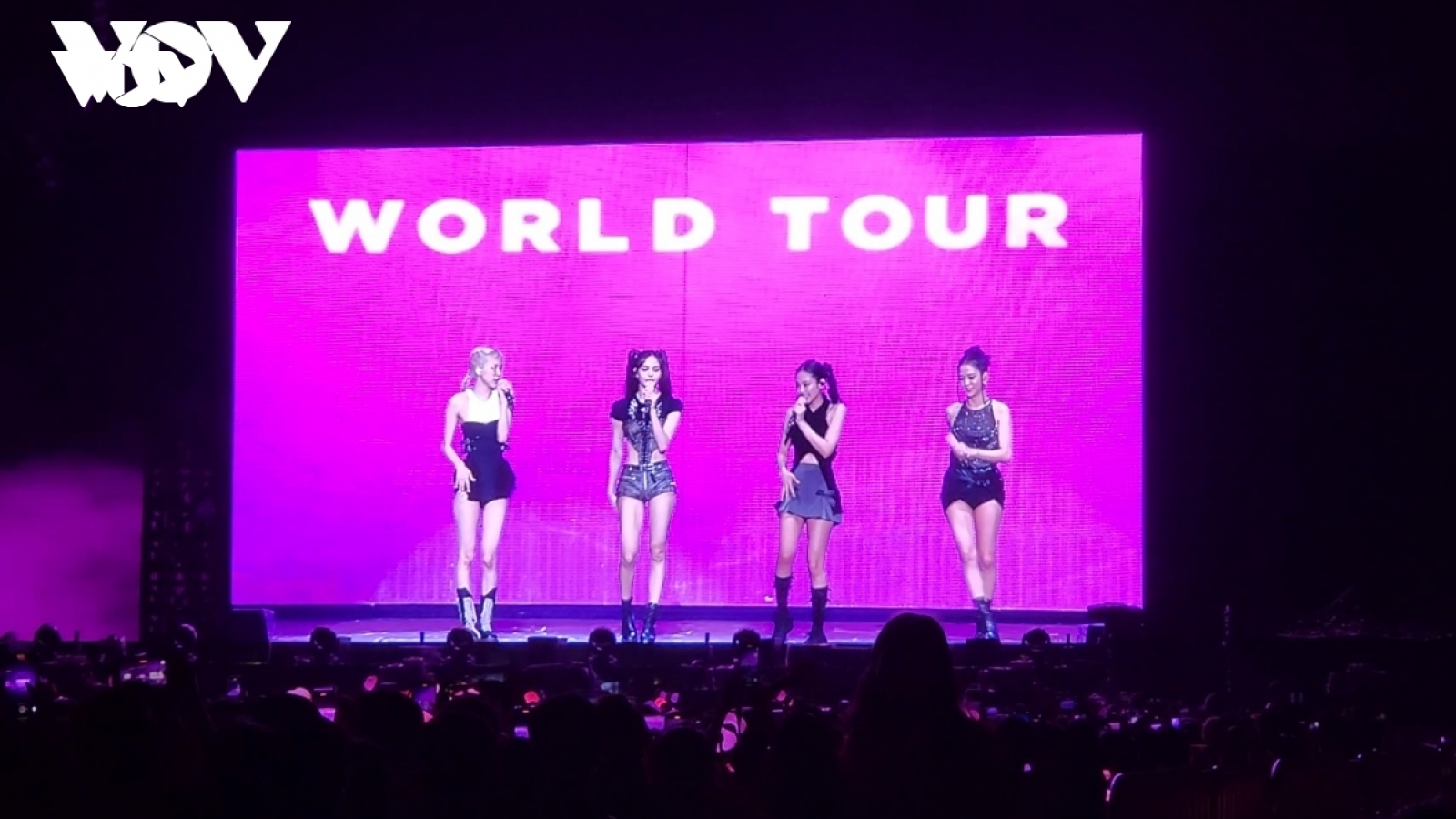 Blackpink và bài học kinh nghiệm cho ngành công nghiệp giải trí nước nhà