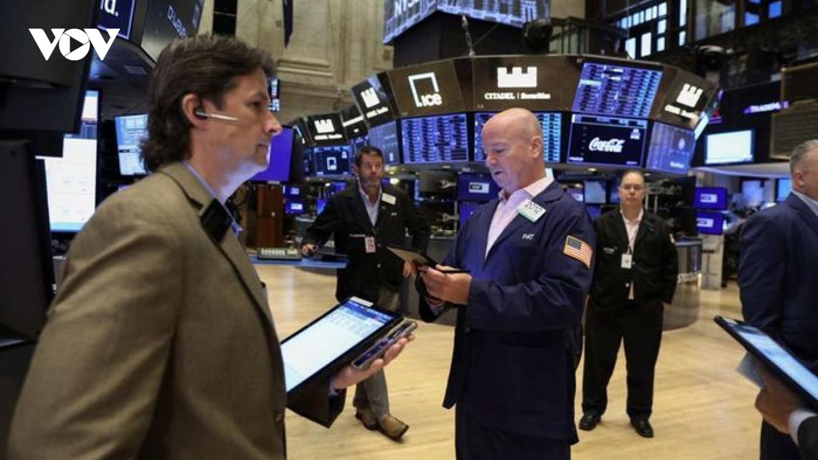 Chứng khoán Mỹ bật mạnh sau phát biểu của ông Powell, VFS thêm 40% giá trị