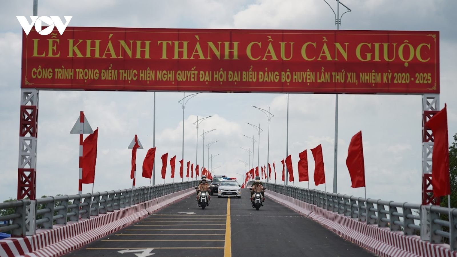 Thông xe cầu Cần Giuộc, tăng tính liên kết vùng ở khu Nam Sài Gòn