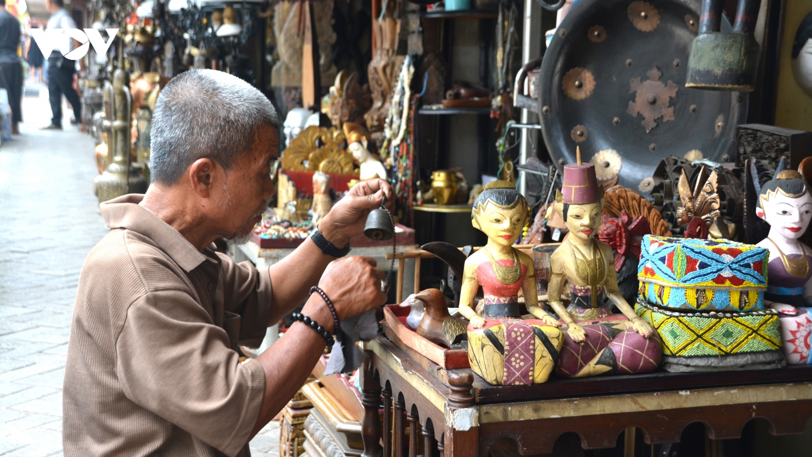 Khám phá khu chợ đồ cổ ở Jakarta