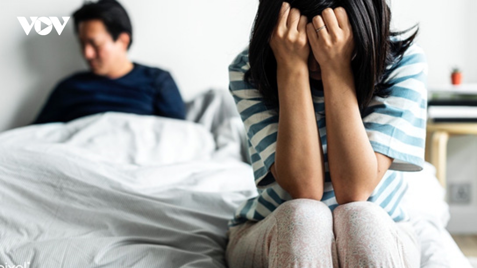 Chồng lười biếng không chịu đi làm khiến vợ chán nản
