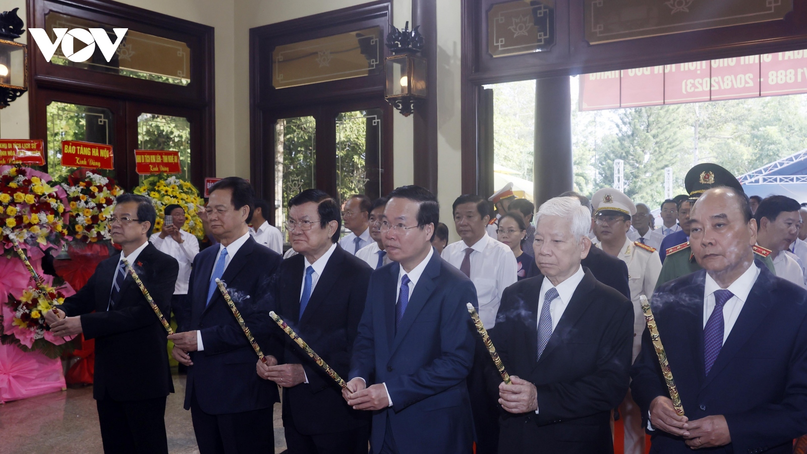 Lãnh đạo Đảng, Nhà nước dâng hương tưởng niệm Chủ tịch Tôn Đức Thắng