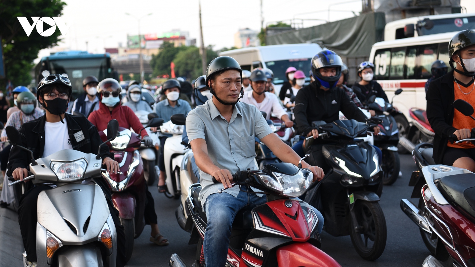 Giao thông Hà Nội ùn ứ trong ngày làm việc cuối cùng trước kỳ nghỉ lễ 2/9