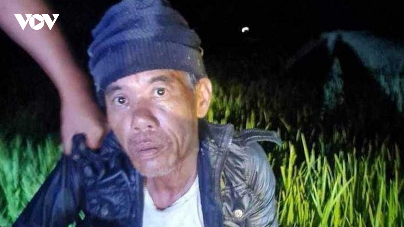 Bắt kẻ dùng dao đâm chết người cùng thôn sau 5 ngày bỏ trốn