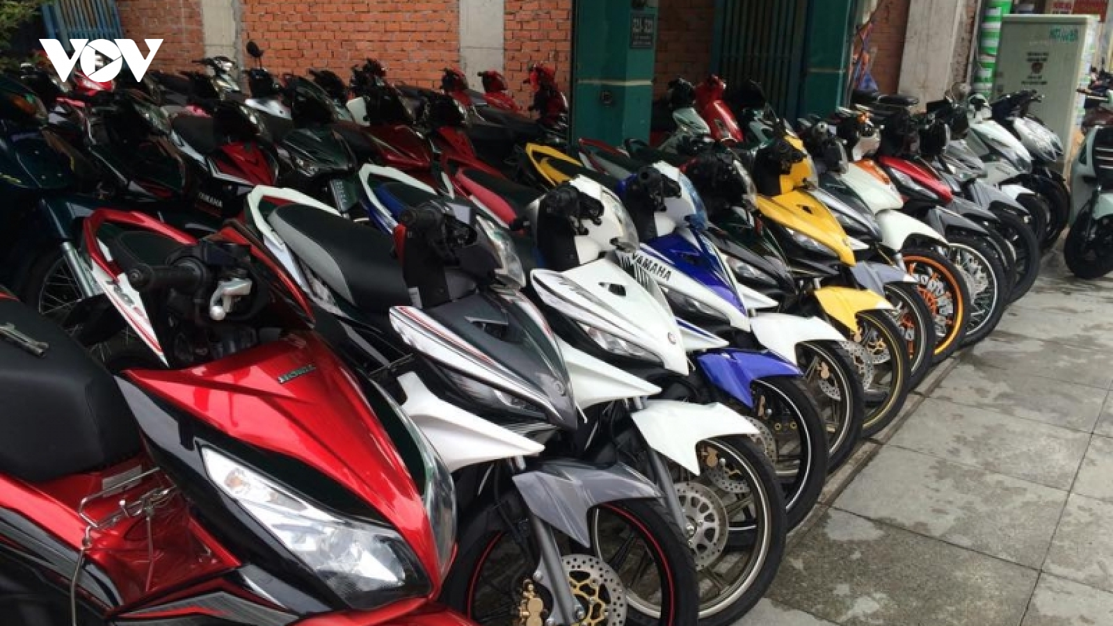 Từ 15/8, chủ xe phải giữ lại giấy đăng ký xe và biển số xe khi bán