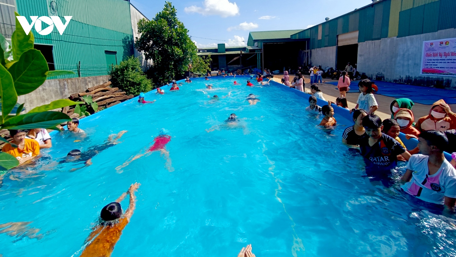 Nhiều trẻ em vùng sâu Đắk Lắk được học bơi miễn phí trong dịp hè