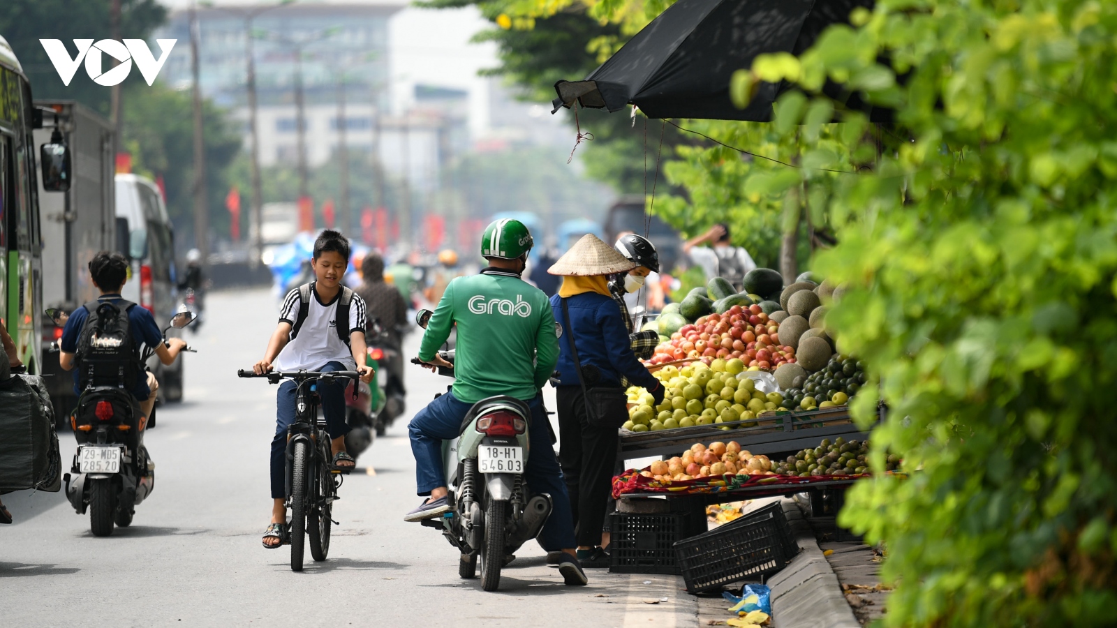 Lòng đường, vỉa hè đường Nguyễn Xiển, Nghiêm Xuân Yêm, Ngọc Hồi bị chiếm dụng