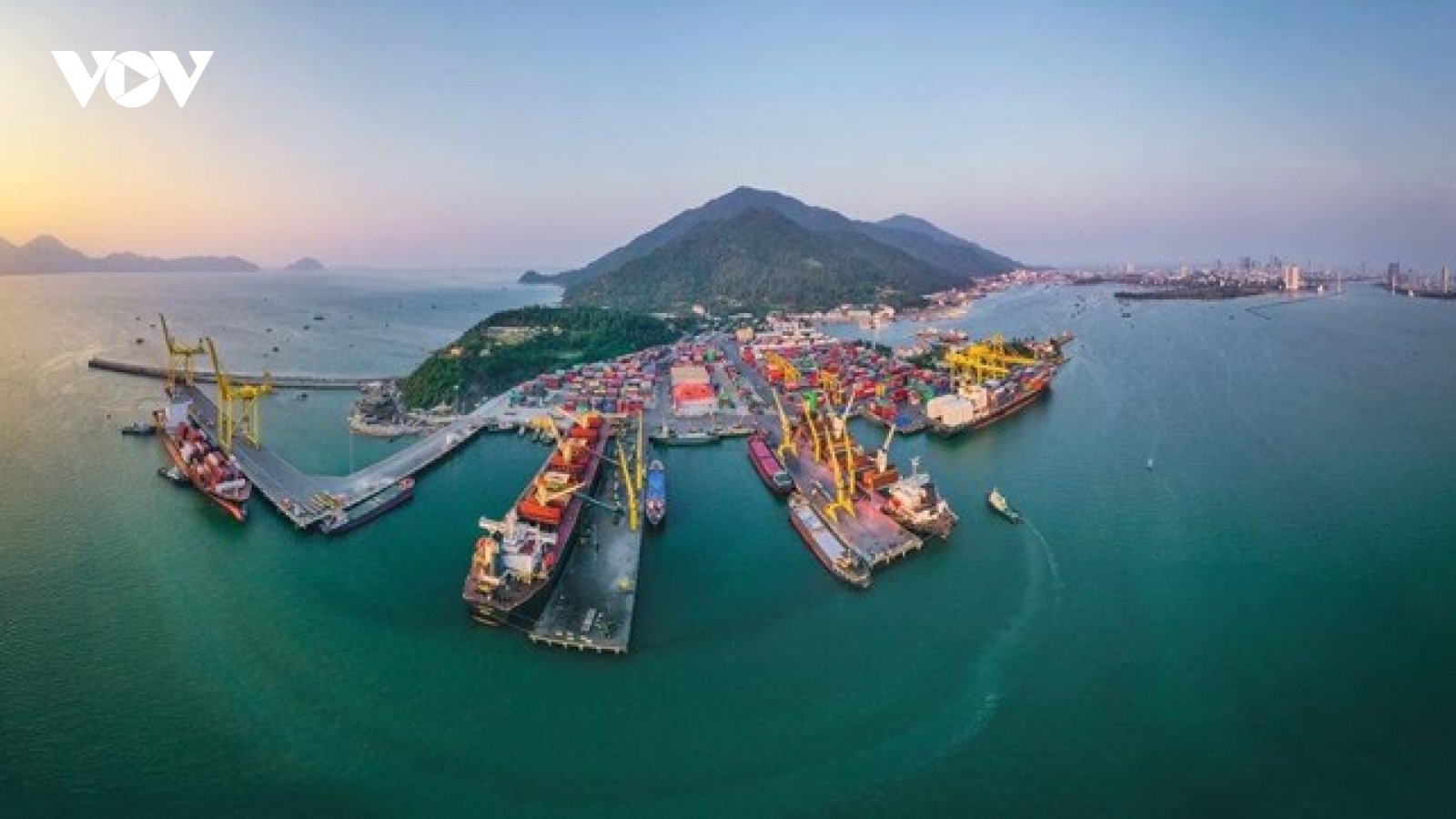 Kinh tế hàng hải - Đột phá để giàu mạnh từ biển