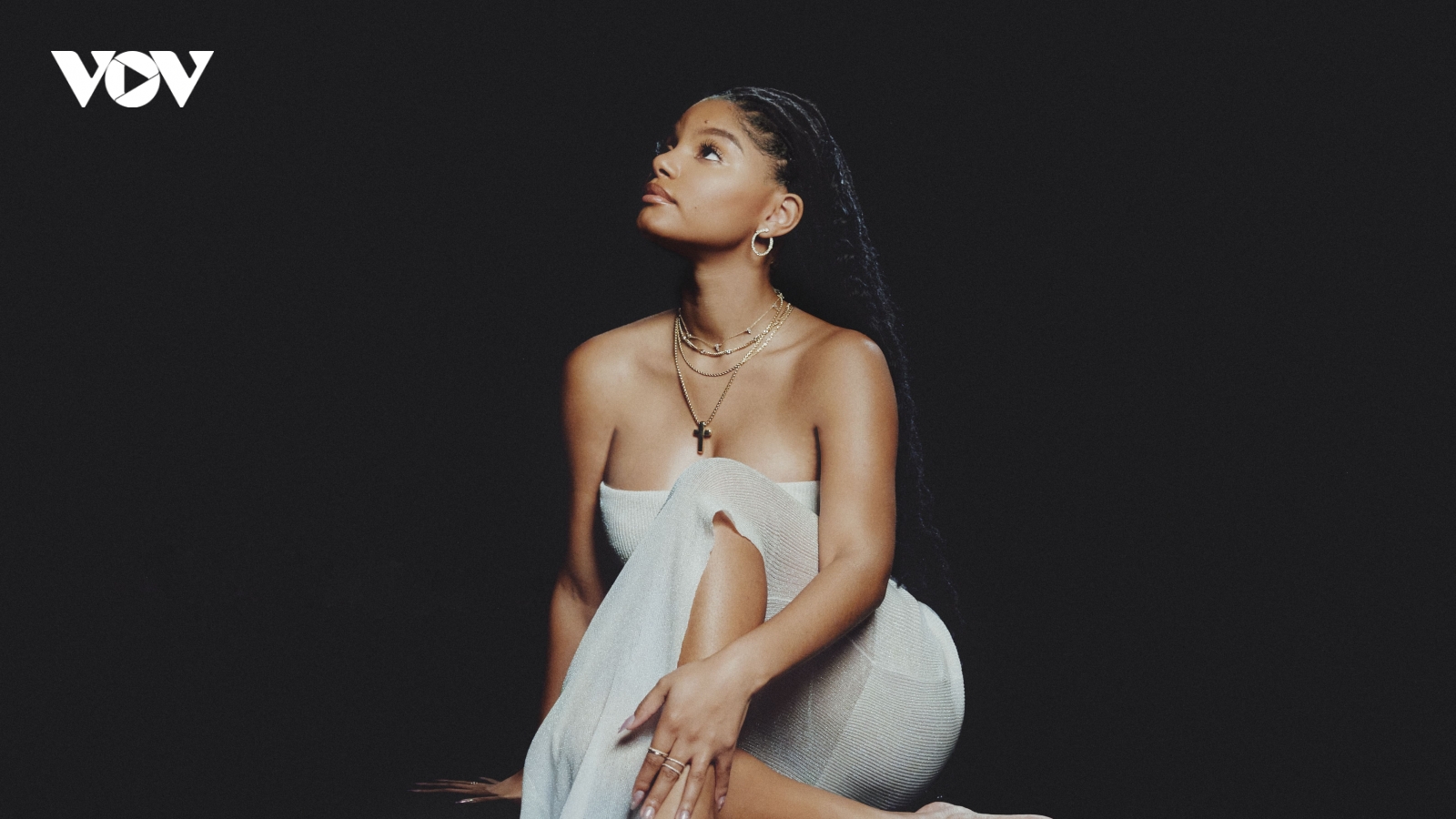 "Nàng tiên cá" Halle Bailey khoe giọng hát thiên thần trong ca khúc mới