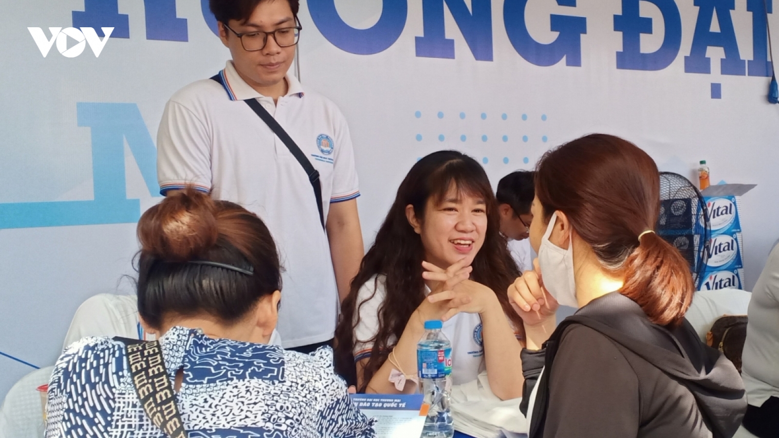 Không tăng học phí và nỗi lo chất lượng giáo dục đại học
