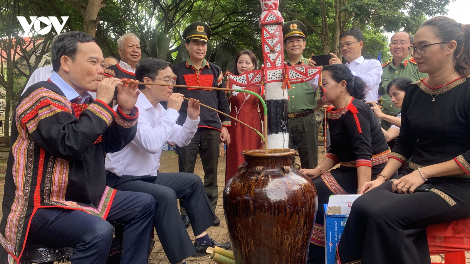 Phó Thủ tướng Trần Lưu Quang dự Ngày hội Toàn dân bảo vệ ANTQ tại Đắk Lắk
