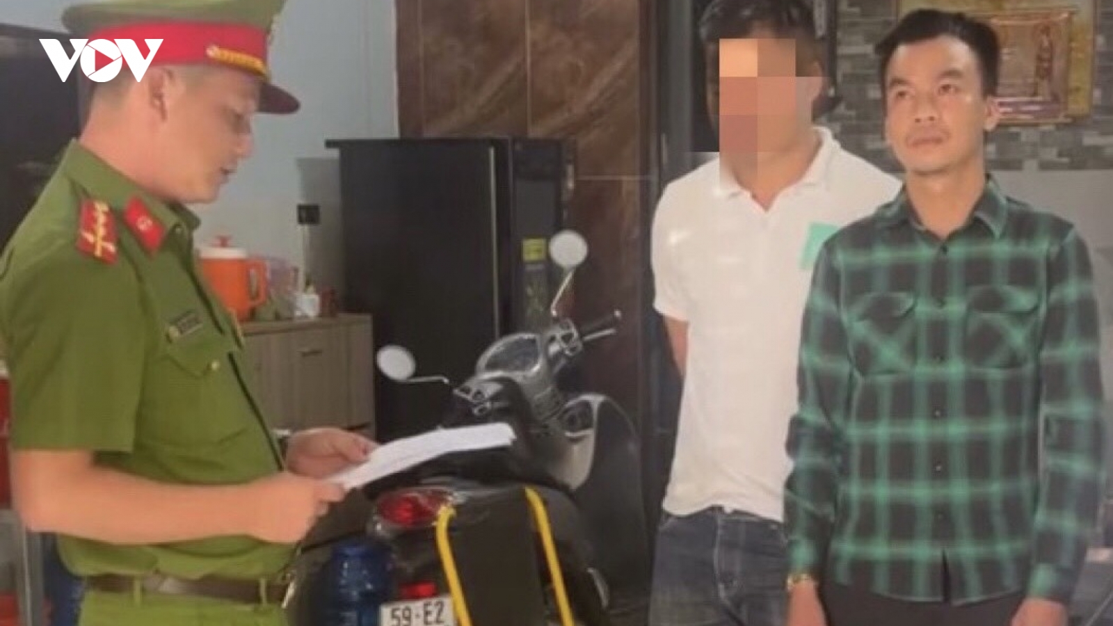 “Nổ” quen biết với lãnh đạo cấp cao để lừa đảo