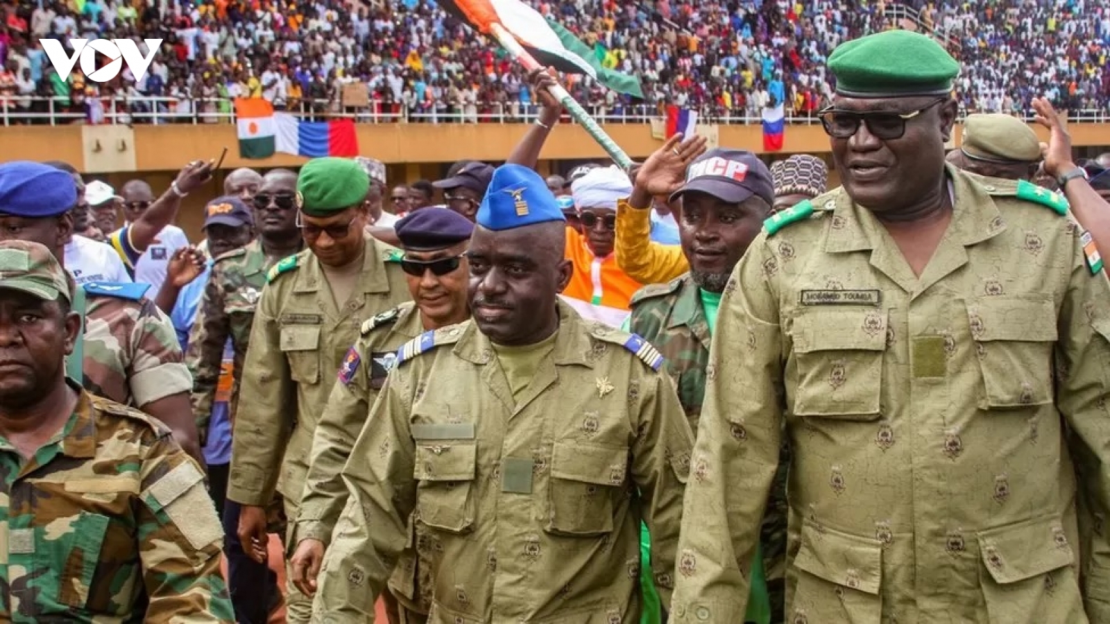 Phe đảo chính Niger đóng cửa không phận, sẵn sàng nghênh chiến ECOWAS