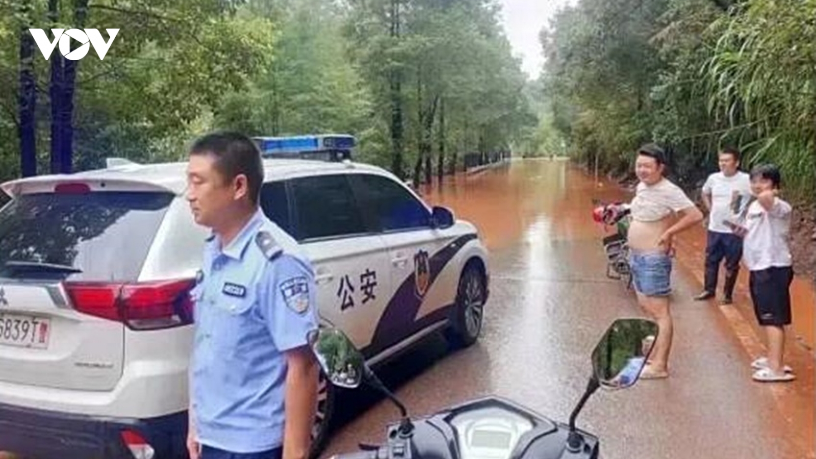 Trung Quốc nâng cảnh báo bão Saola lên gần mức cao nhất