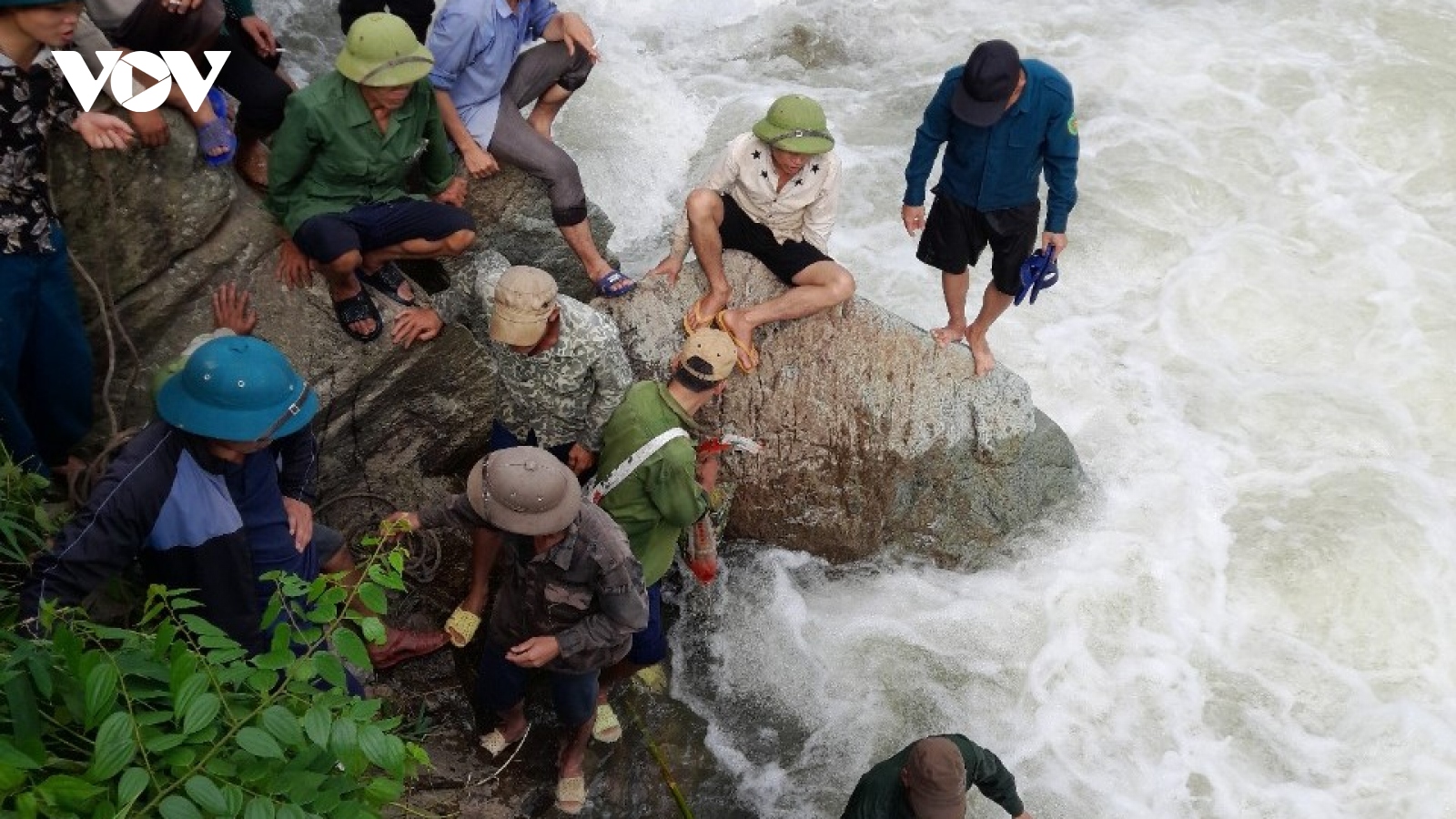 2 mẹ con mất tích do lũ cuốn trôi tại Sơn La