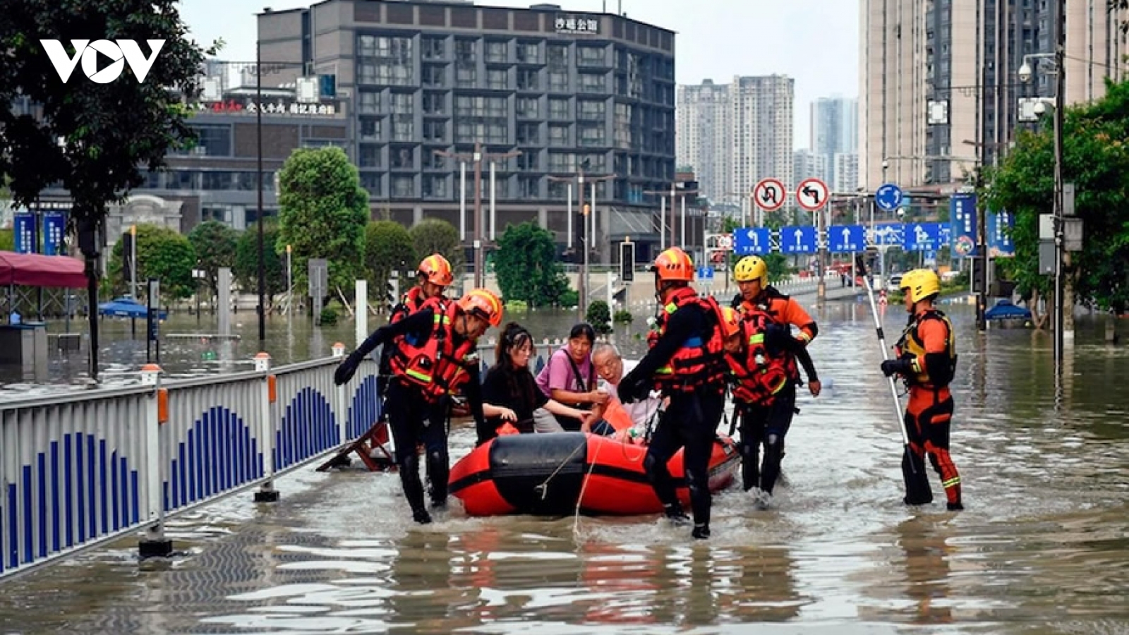 Trung Quốc đối mặt nguy cơ cao xảy ra lũ lụt ở nhiều nơi