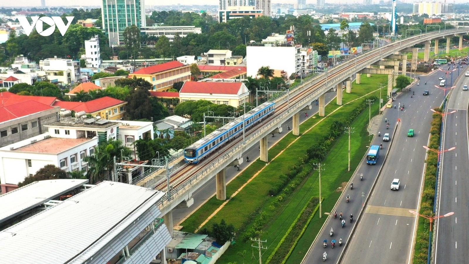 Kỳ vọng hút khách khi kết nối tuyến metro số 1 với xe buýt