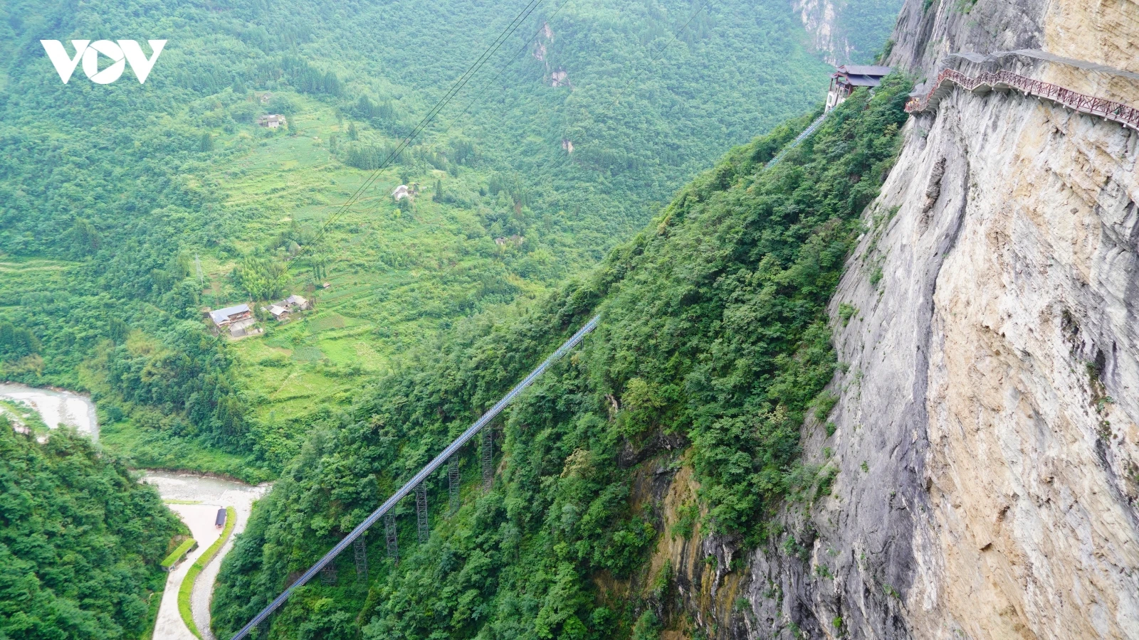 Khám phá Lộc Viện Bình - vùng đất cuối cùng không có đường cái vào ở Trung Quốc