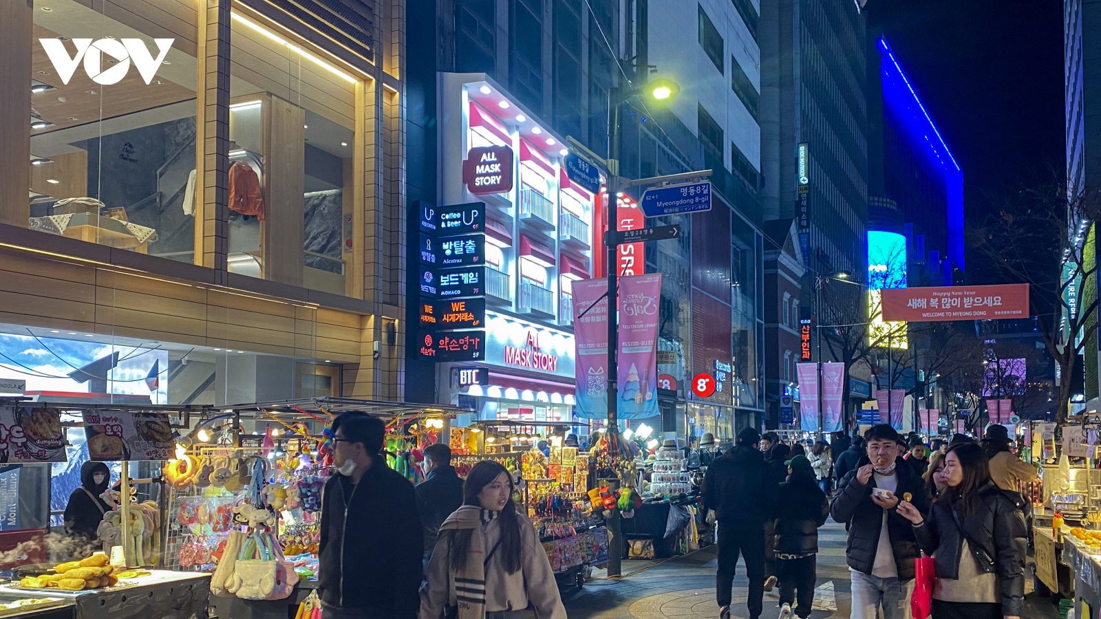 Khách Trung Quốc thổi sức sống mới cho phố mua sắm Myeong-dong