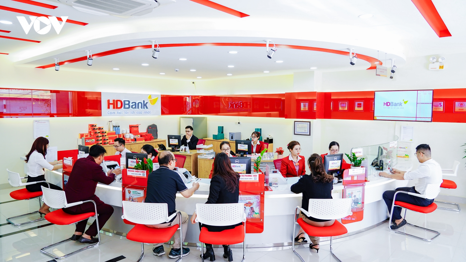 Lợi nhuận gần 5.500 tỷ đồng, HDBank tiếp tục kế hoạch của Ngân hàng bền vững