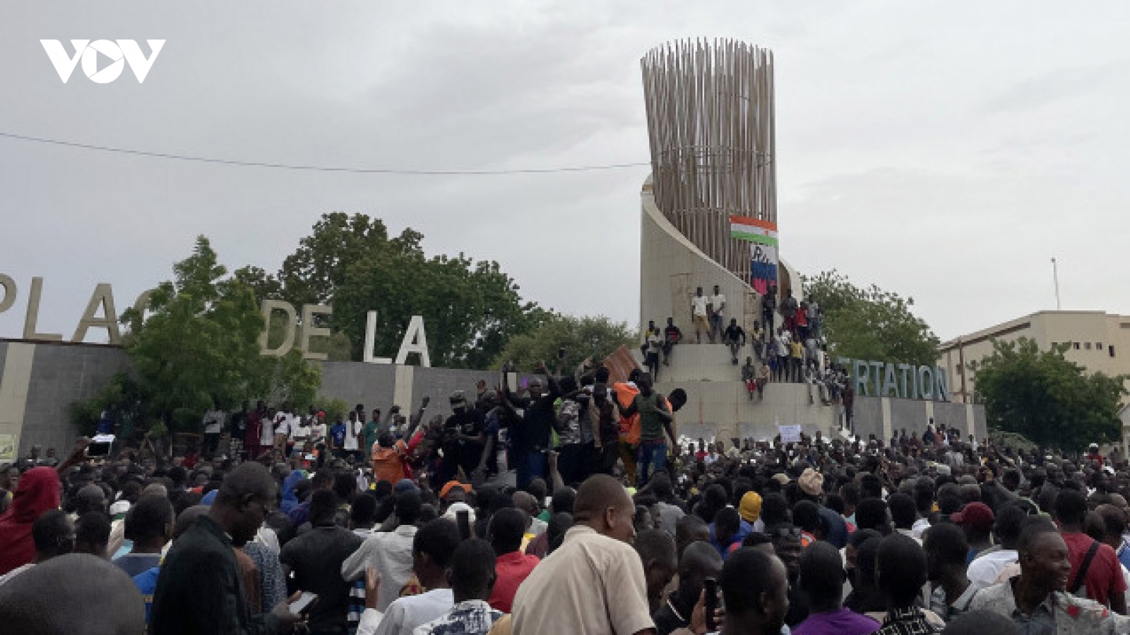 Mỹ sơ tán nhân viên không thiết yếu khỏi Niger