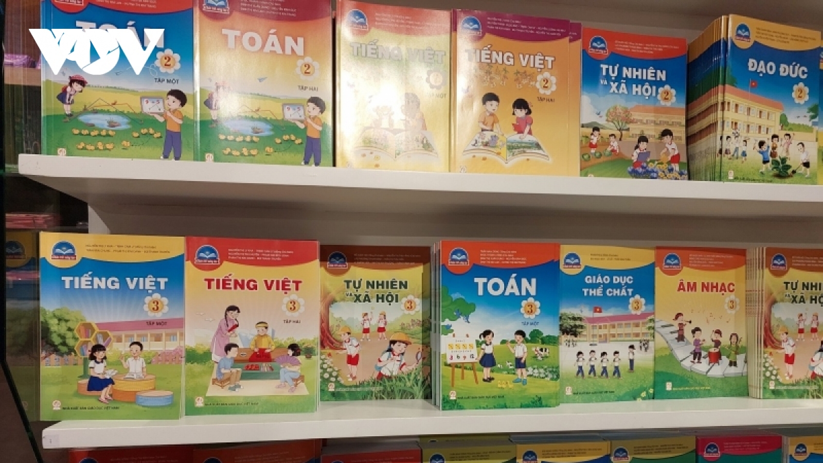 Thủ tướng yêu cầu đảm bảo đủ sách giáo khoa cho năm học mới 2023-2024