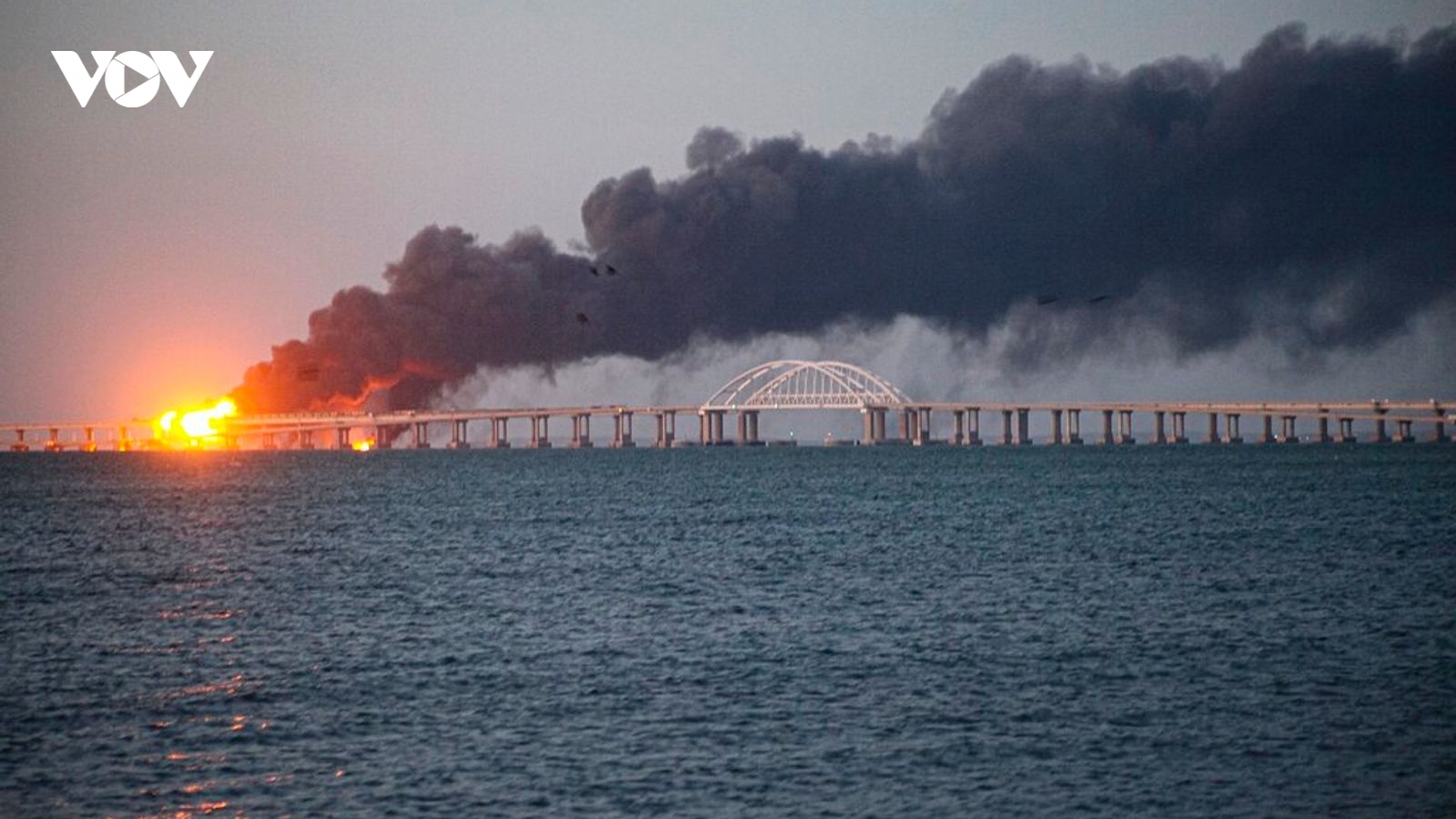 Nga lập tuyến phòng thủ “chìm” ngăn Ukraine tấn công cầu Crimea