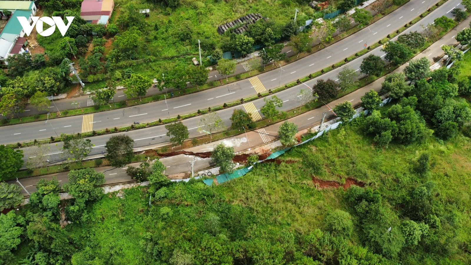 Sụt lún, sạt lở kinh hoàng ở Đắk Nông, hàng trăm hộ dân phải di dời