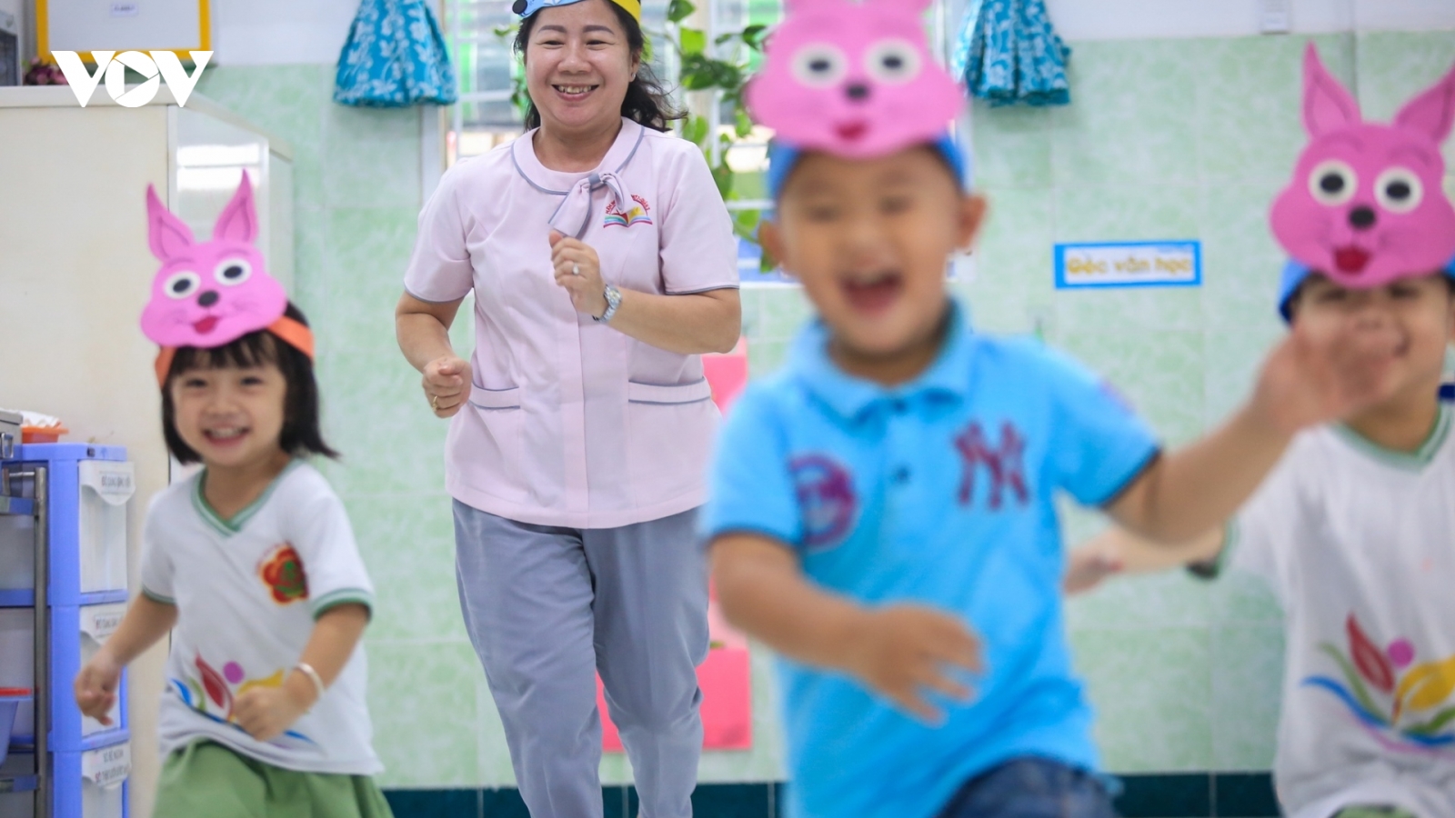 Lương tăng, phụ cấp tăng, lý do gì nhiều giáo viên vẫn "dứt áo" ra đi?