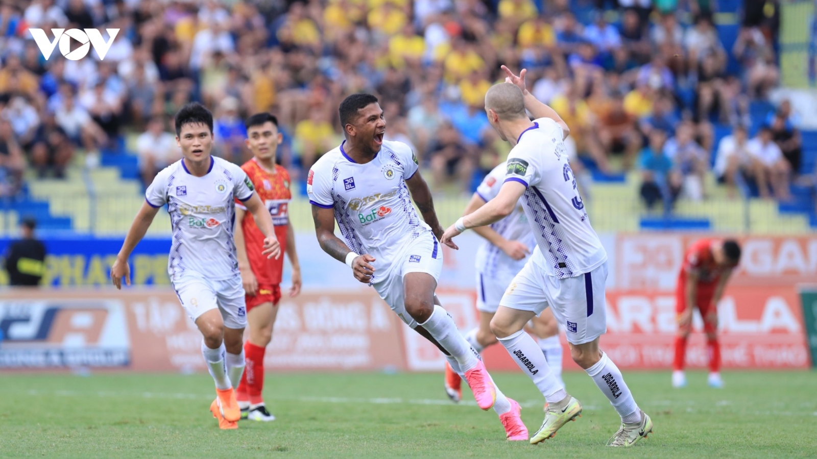 Thắng dễ Thanh Hóa, Hà Nội FC nuôi hy vọng đua vô địch V-League 2023 với CLB CAHN
