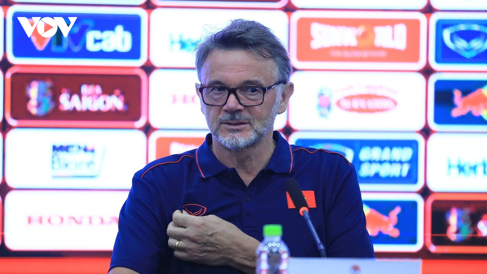 HLV Philippe Troussier mở toang cánh cửa khoác áo ĐT Việt Nam với sao CAHN