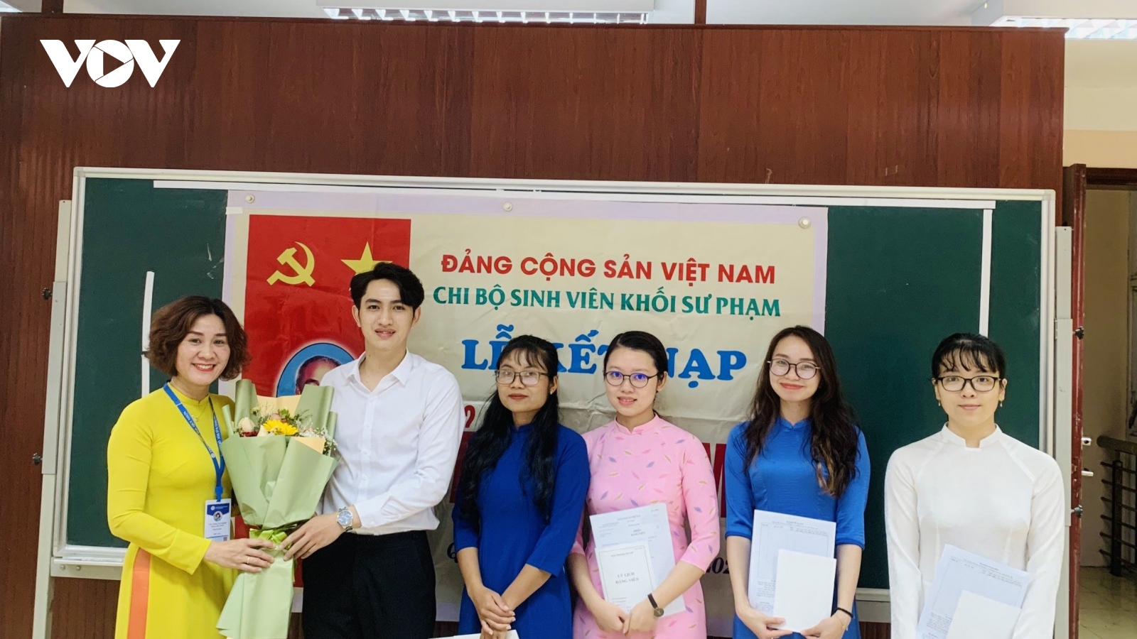 Bình Định quan tâm phát triển đảng viên trong học sinh, sinh viên