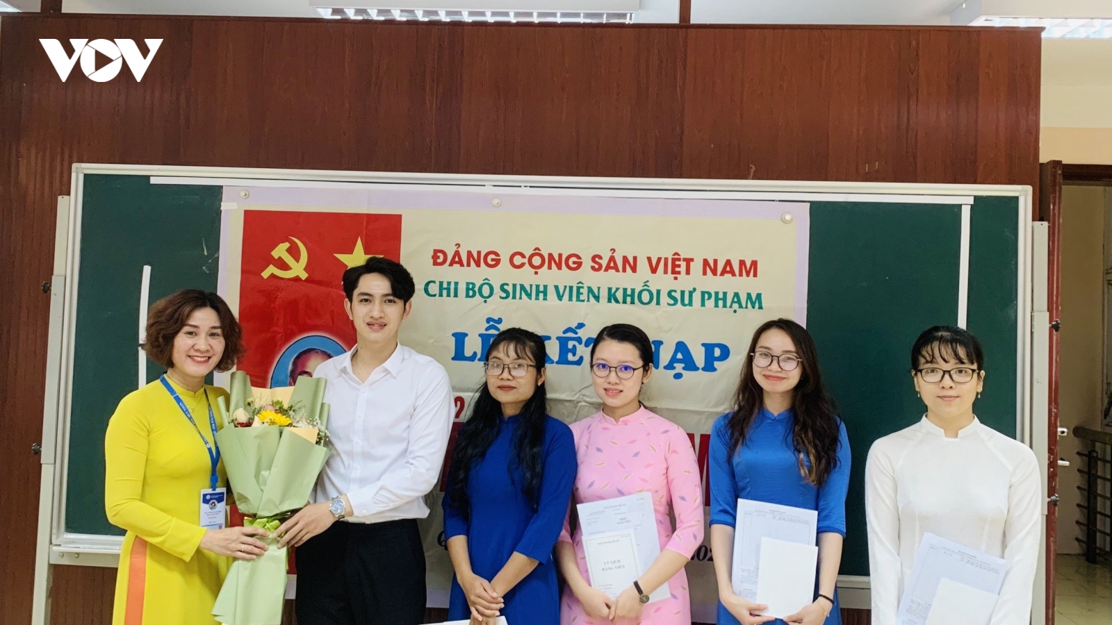 Bình Định quan tâm  phát triển đảng viên trong học sinh, sinh viên