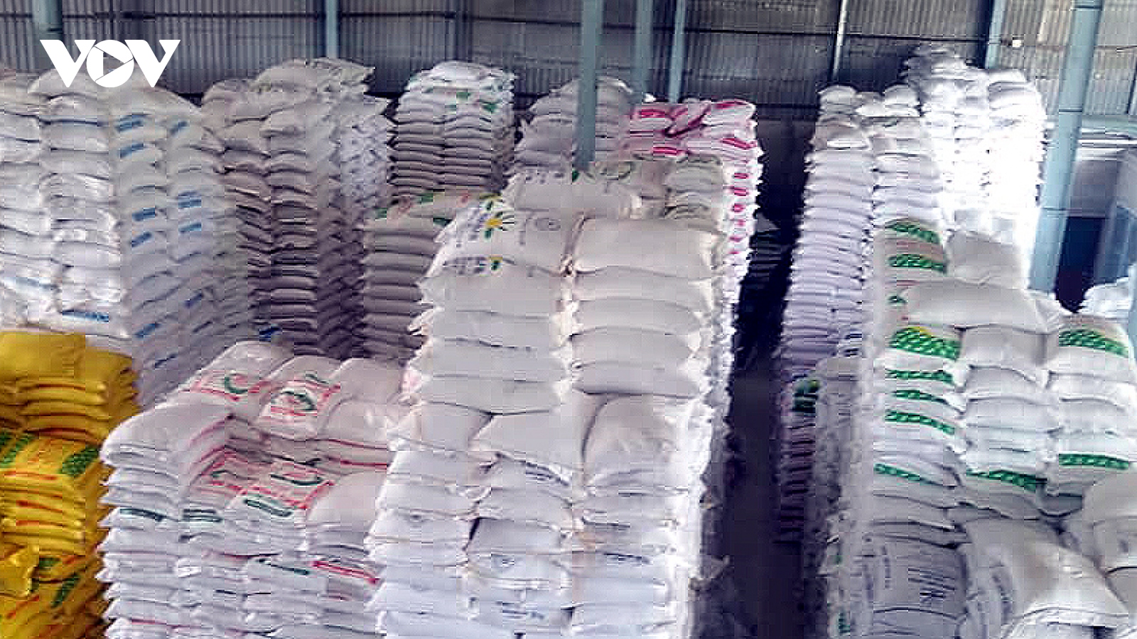 Chớp thời cơ tăng giá, Việt Nam tăng cường xuất khẩu gạo