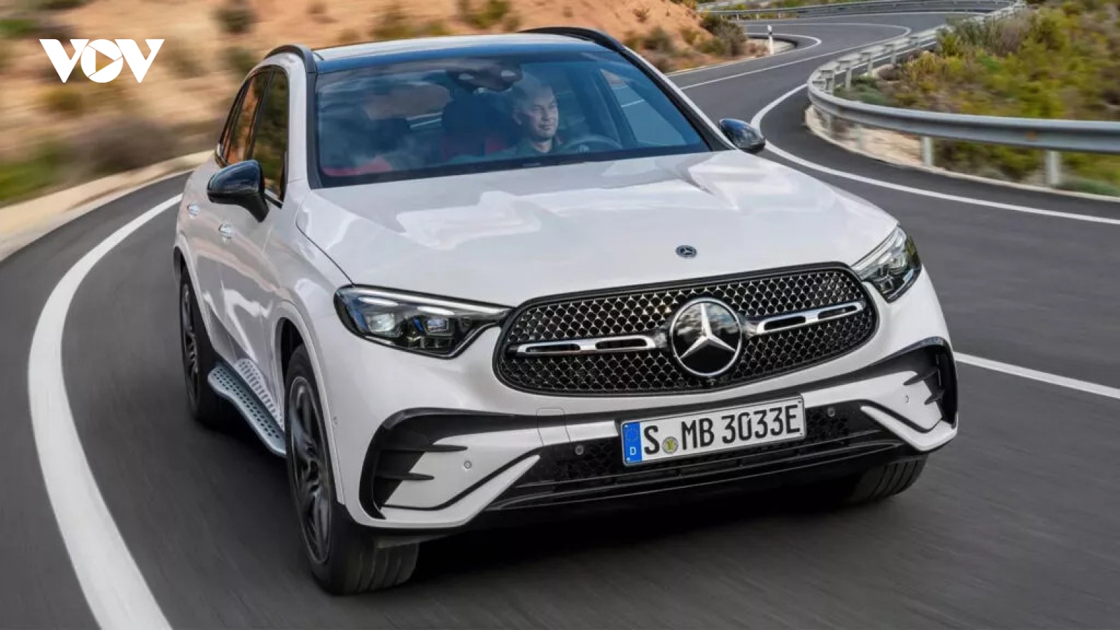 Mercedes GLC 300 có thể bị triệu hồi do lỗi hệ thống truyền động