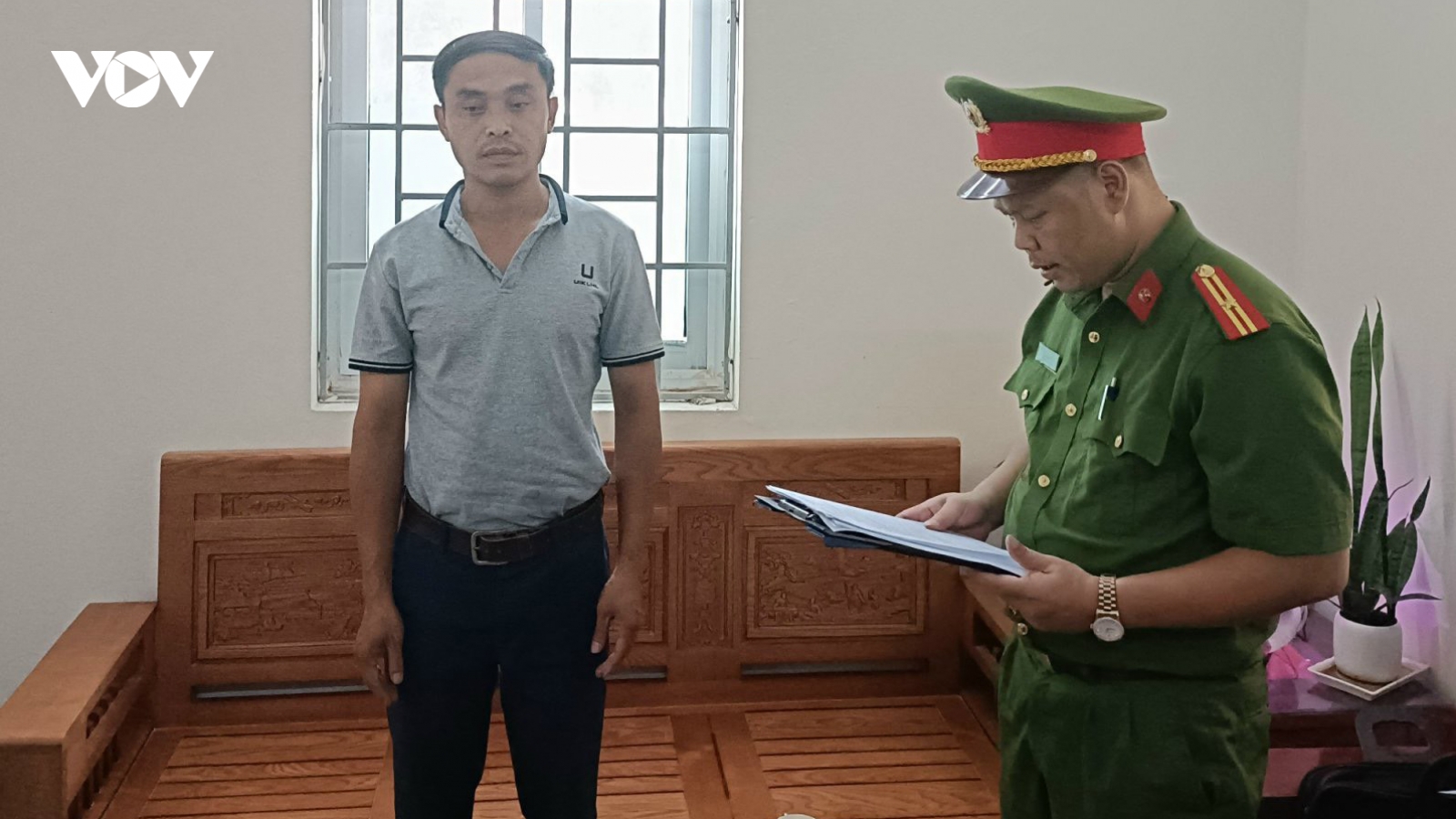 Khởi tố cán bộ huyện làm giả con dấu, tài liệu của cơ quan, tổ chức