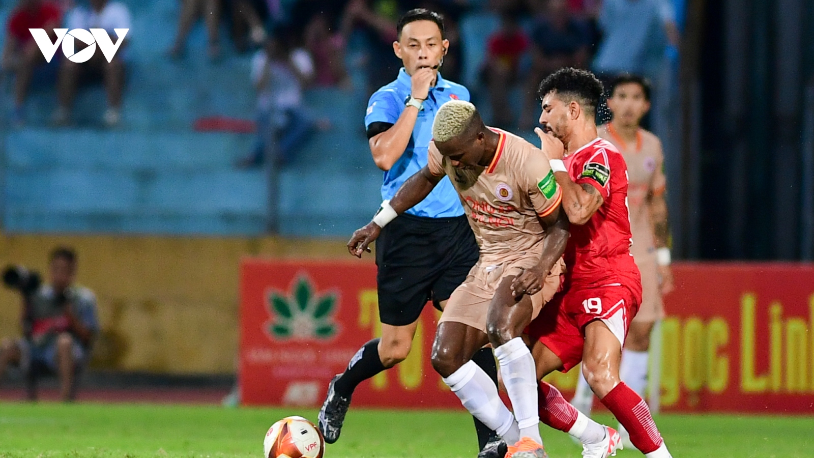 Thắng 3 sao trước Viettel FC, Công an Hà Nội chạm 1 tay vào ngôi vương V-League 2023