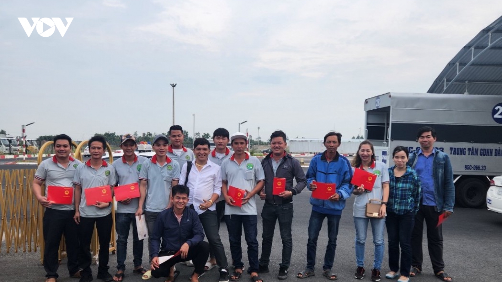 Thầy Duy chia sẻ cách vượt qua kỳ thi sát hạch lái xe ô tô cho học viên mới