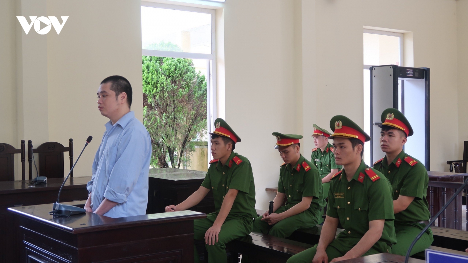 Loạn thần do rượu, dùng súng sát hại vợ