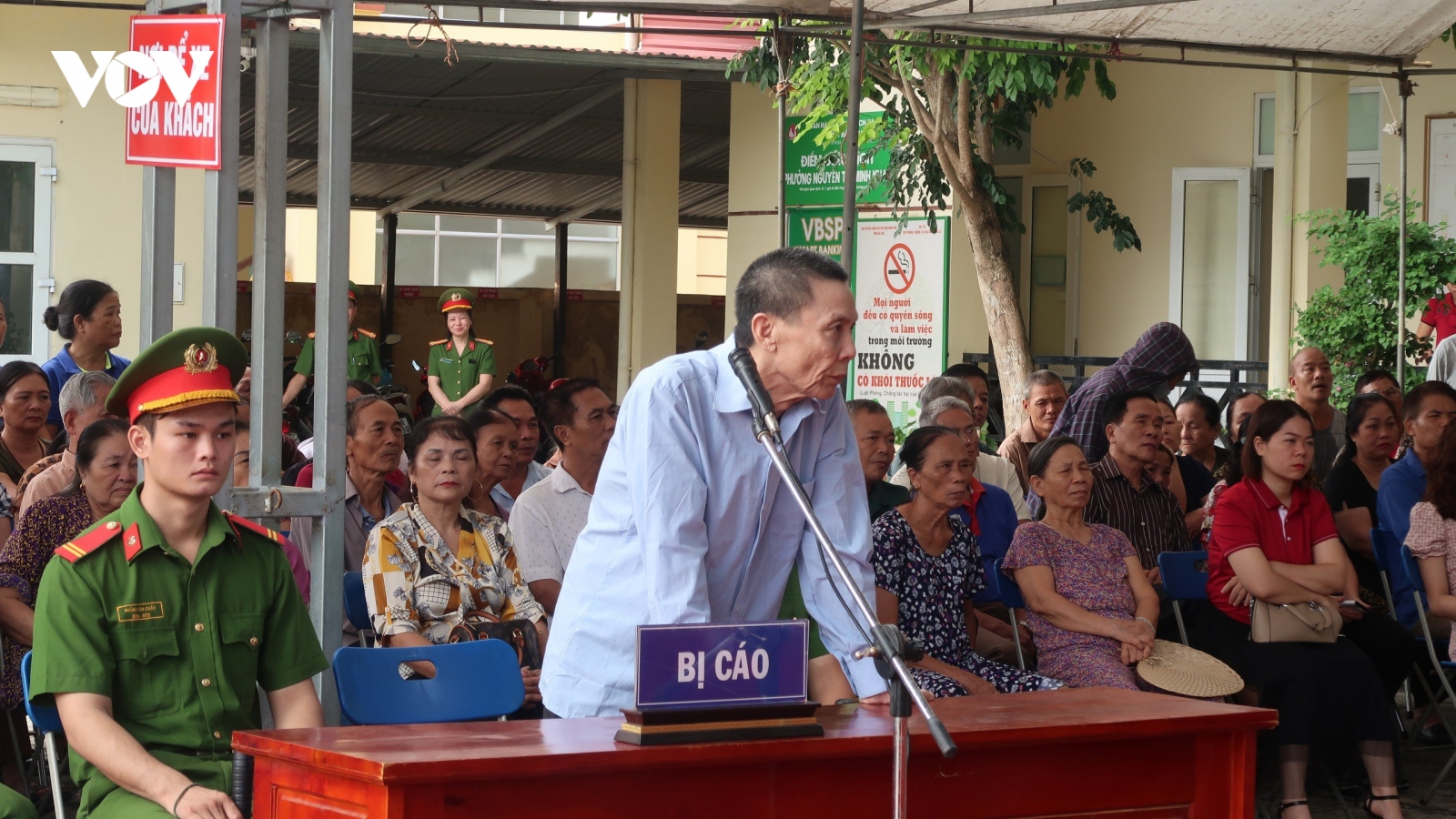 10 năm tù cho đối tượng say rượu, dùng dao đâm trọng thương CSGT