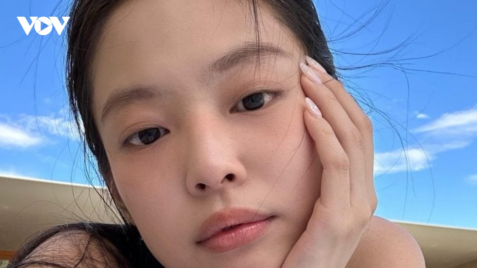 Jennie Blackpink khoe mặt mộc xinh đẹp trong loạt ảnh mới