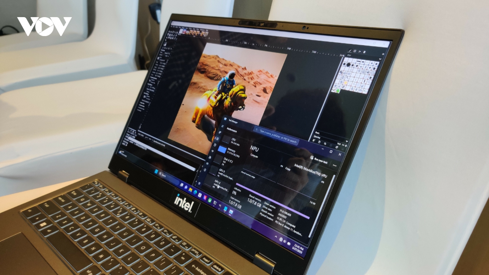 Intel sử dụng trí tuệ nhân tạo để pin laptop bền hơn