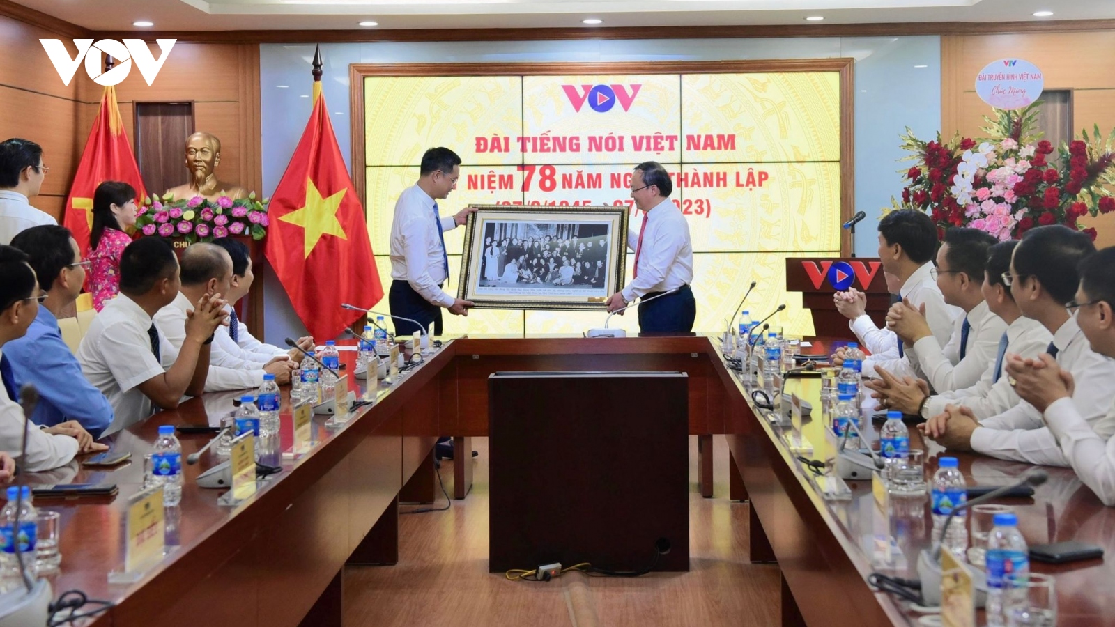 VOV và VTV tăng cường hợp tác, tuyên truyền giữa hai cơ quan báo chí chủ lực