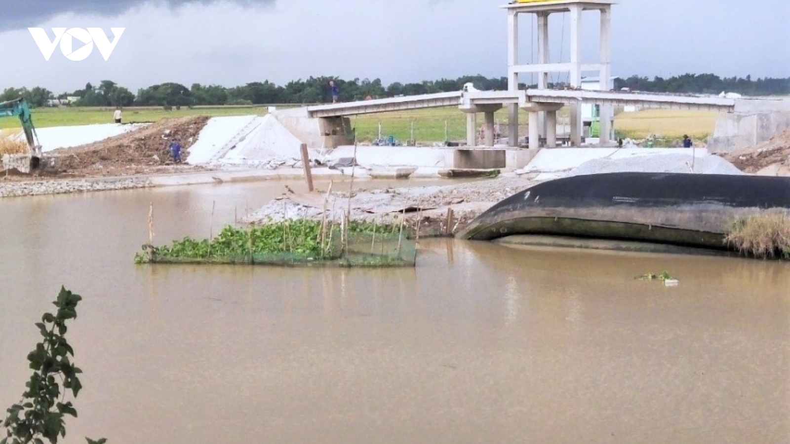 Đồng bằng sông Cửu Long lũ về chậm, gia tăng hạn hán và xâm nhập mặn