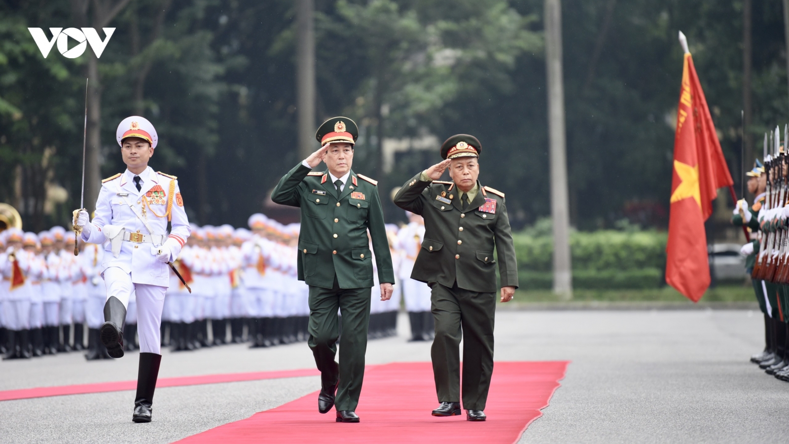 Đại tướng Lương Cường chủ trì lễ đón Chủ nhiệm Tổng cục Chính trị QĐND Lào