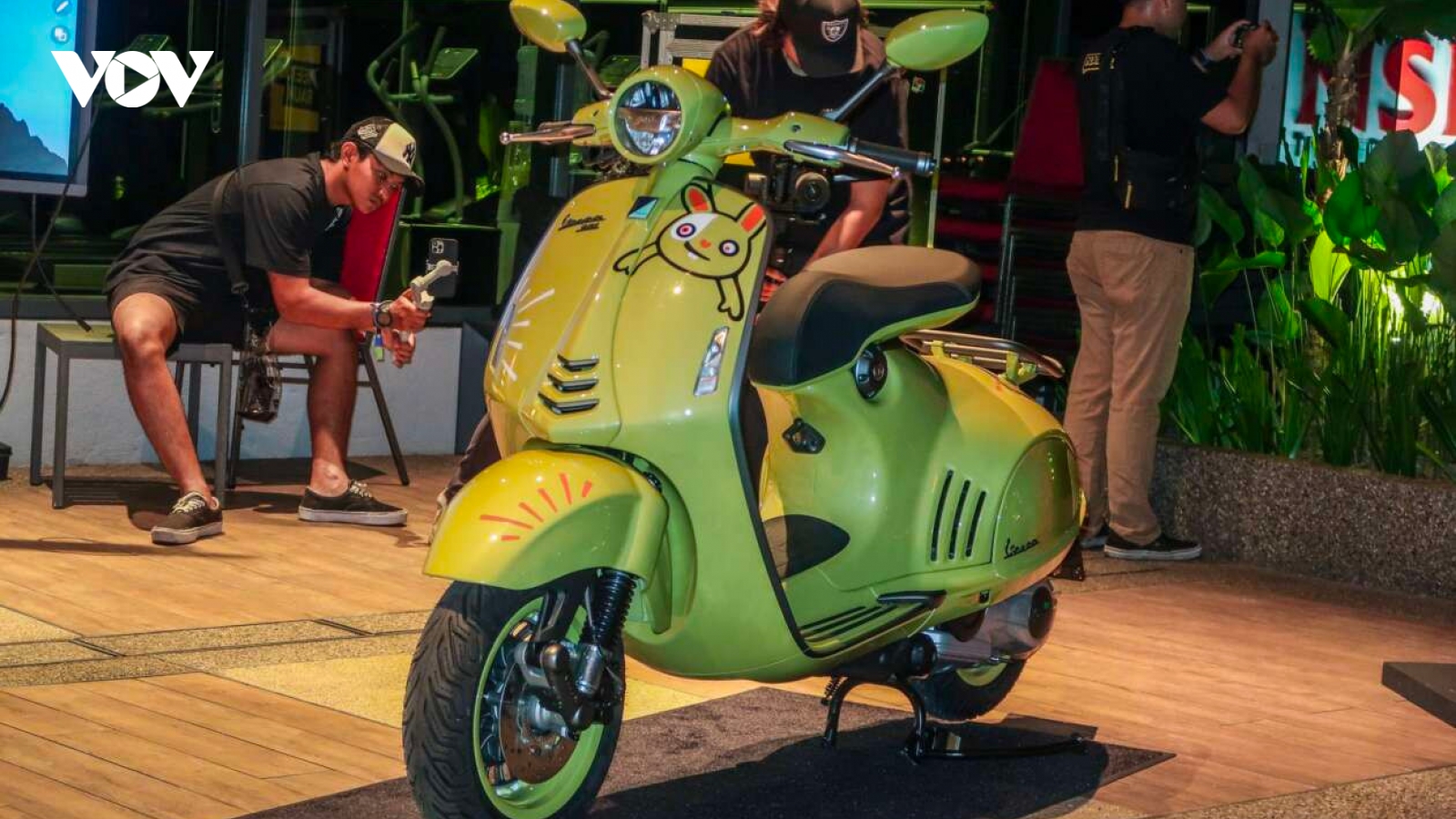 Vespa 946 phiên bản giới hạn 10 Anniversario 2023 giá hơn nửa tỷ đồng ra mắt