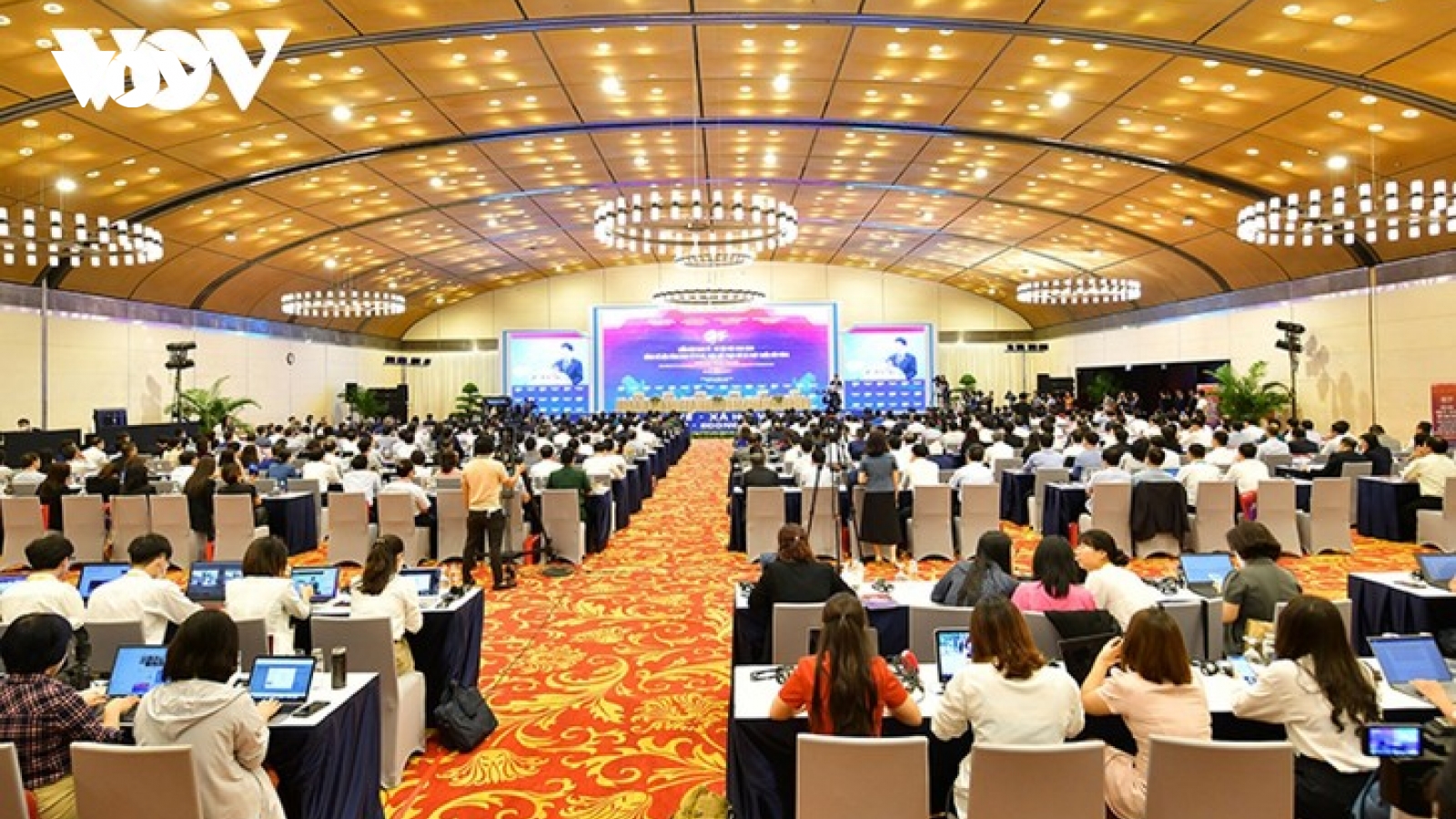 Diễn đàn Kinh tế - Xã hội Việt Nam 2023: Nhận diện rào cản, kiến tạo động lực