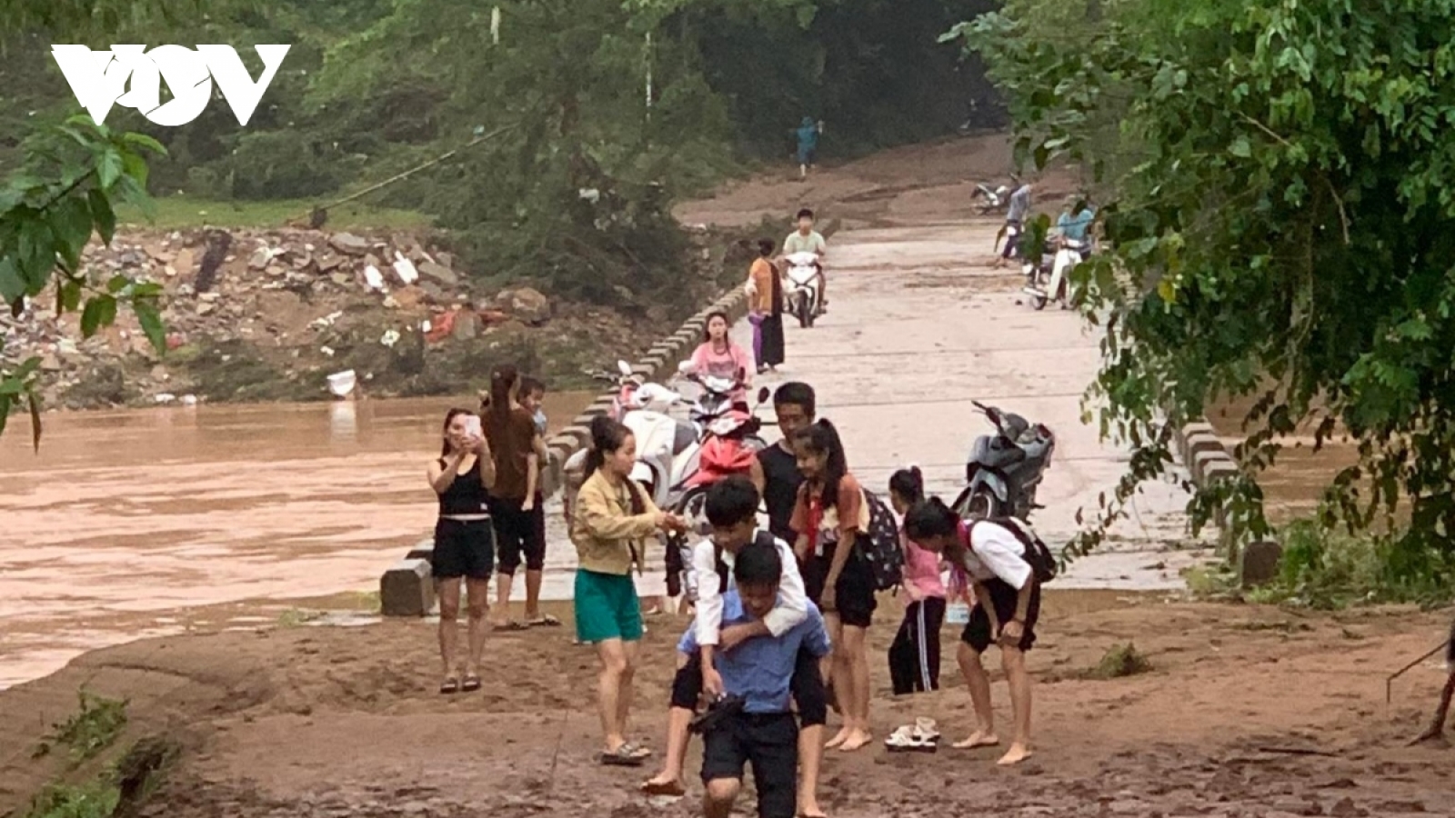 Thủ tướng yêu cầu các địa phương khẩn trương ứng phó, khắc phục hậu quả mưa lũ